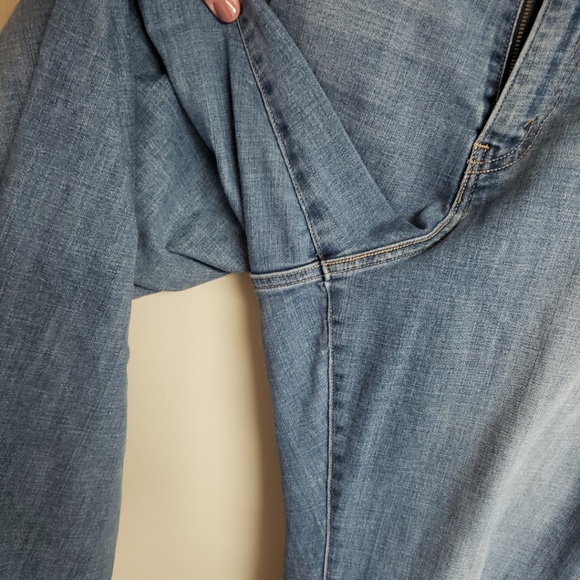 Levi's Bootleg Jeans - Picture 4 of 4